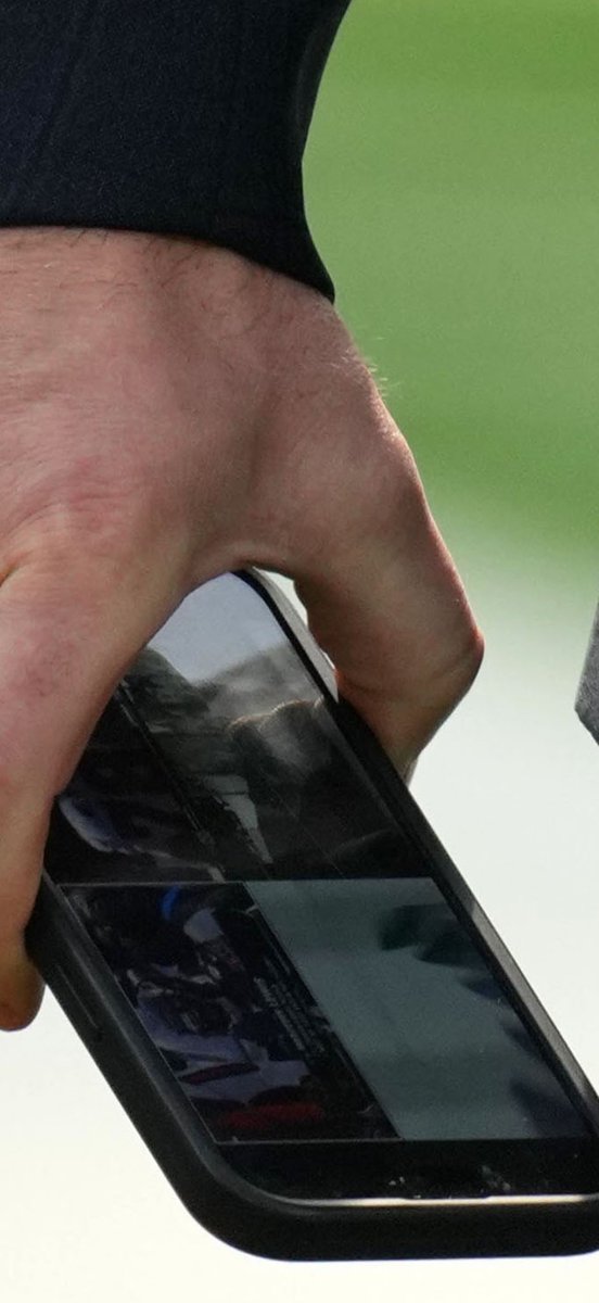 lucaspanzica's tweet image. Something caught my eye in this picture of new #Titans GM Mike Borgonzi. 

All ball, all day.