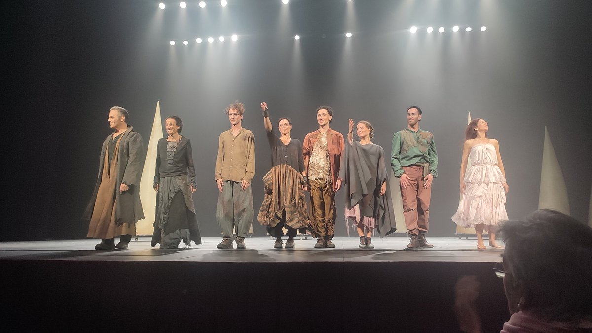 Espero con ansia cada nuevo proyecto de <a href="/TNTAtalaya/">Atalaya - TNT</a> , e irremediablemente se me ocurren siempre los dos mismos adjetivos: HIPNÓTICO Y FASCINANTE. "Divinas palabras" no podría ser menos. MARAVILLA. <a href="/TCalderonVLL/">Teatro Calderón</a>