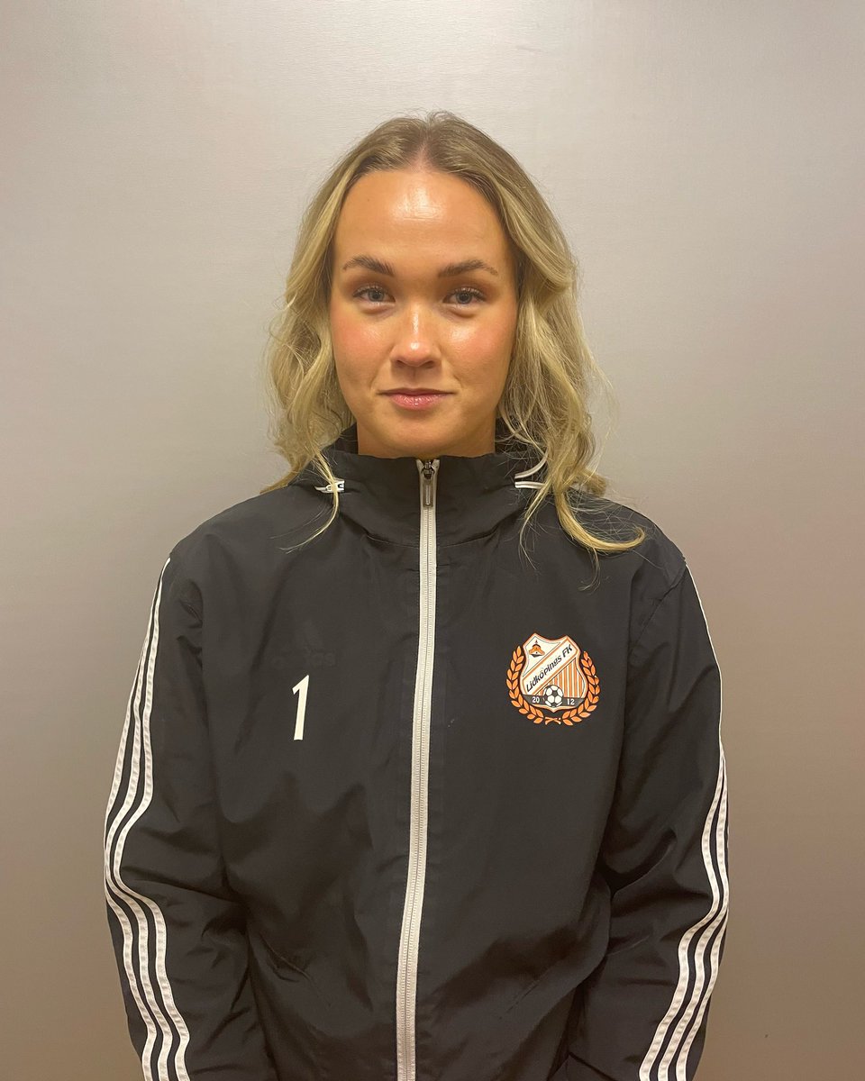 LFKLFKLFK's tweet photo. Välkommen Hanna.❤️🖤
Kul att kunna presentera Hanna Svensson som är en målvakt från Lidköping som senast räddat bollar i Sils IF. Det ska bli spännande att följa resan i LFK och se var det bär. 
Därmed är vår målvaktuppställning klar för 2025.  #lfkdam #säsong2025 #division1 https://t.co/ZuCpYDErMn