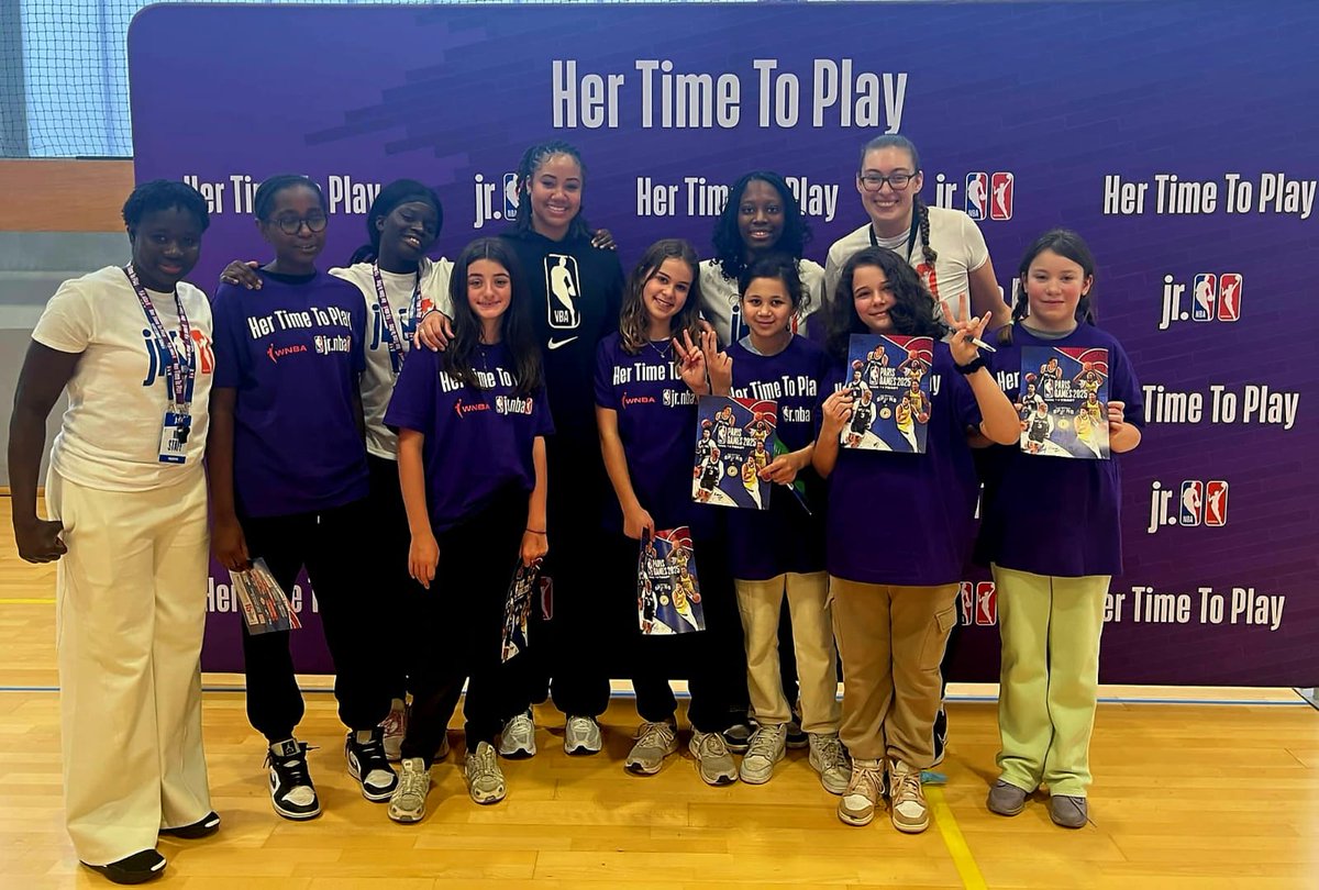 Les benjamines du <a href="/LyceeJulesFerry/">Lycée-Collège Jules-Ferry Paris</a> quant à elles ont pu participer au Her Time To Play avec les coachs et joueuses de la <a href="/WNBA/">WNBA</a> !