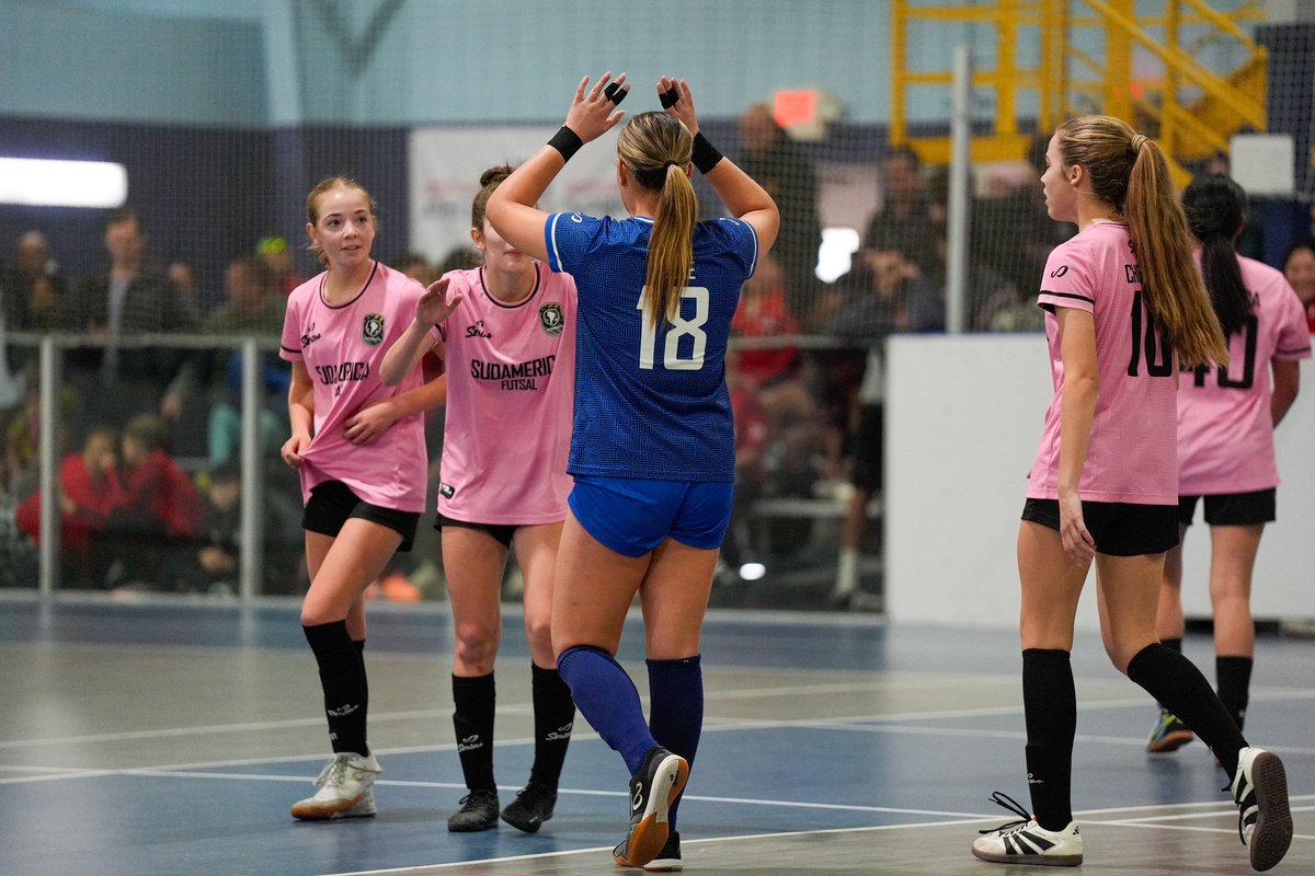 AddieUtz's tweet image. USYF Regional Champs! 

Pk Save &amp;amp; Goal 

@usyouthfutsal @DirectRecruits @ncsa @themoderndaygk @AScholarsBrand @girlssoccernet @NcsaSoccer