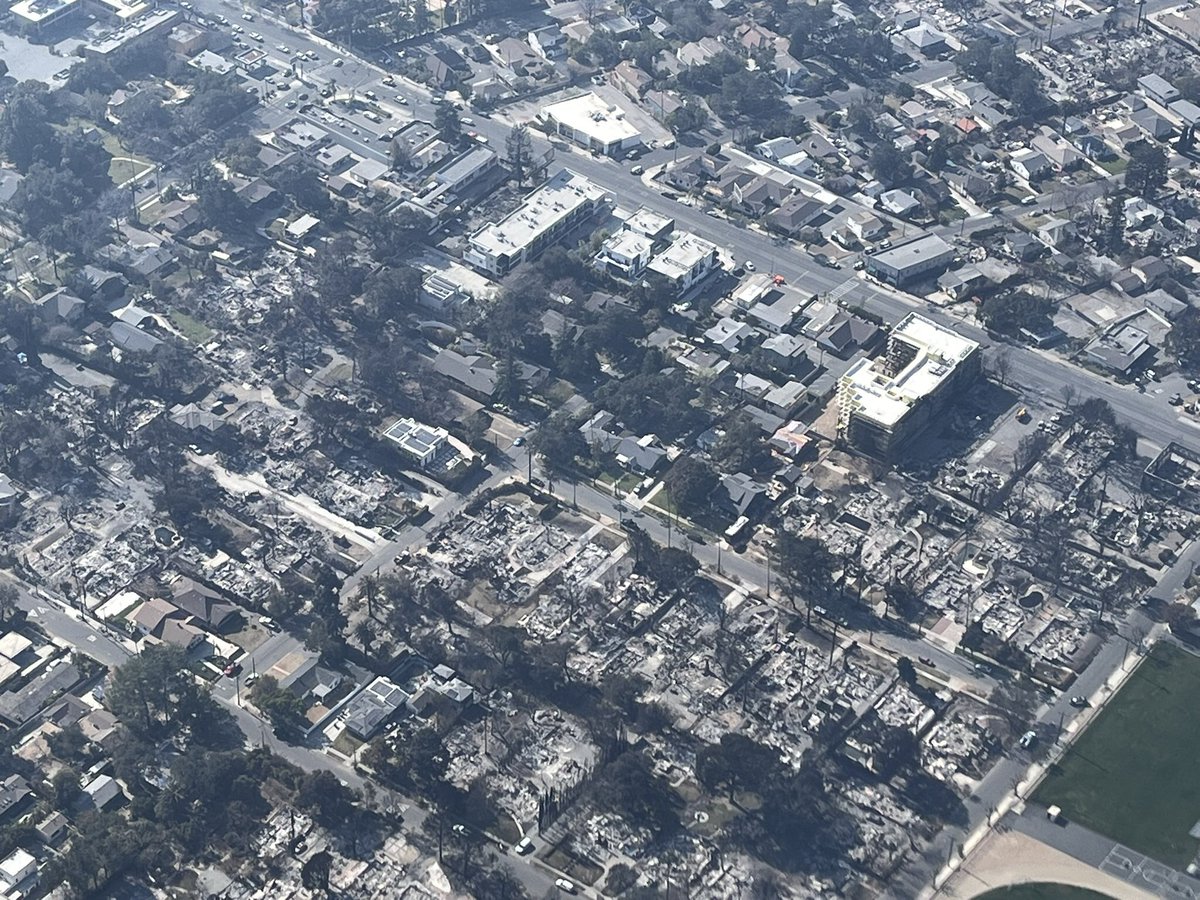 LisaLienMager's tweet photo. Got an aerial look at both Eaton and Palisades fires with @CAL_FIRE colleagues on Saturday. It’s hard to wrap your mind around the scale of loss and the recovery time ahead. So grateful for first responders (at least 8,000) and teams on the ground now as we move into recovery. https://t.co/rVOvcnCbBF