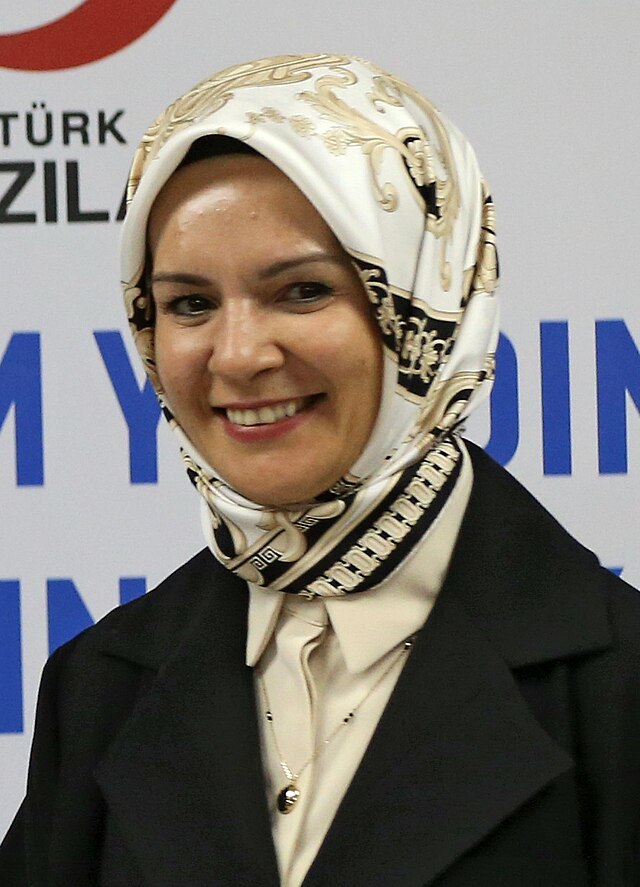 Aile ve Sosyal Hizmetler Bakanı Mahinur Özdemir Göktaş'ın

Hem BELÇİKA hem de TÜRK vatandaşı olduğunu aynı zamanda HRİSTİYAN demokrat bir partiden milletvekilliği yapmış olduğunu biliyor muydunuz.?

Çocukları da İMAM HATİP'te değil Milli Eğitim Bakanlığına bağlı olmayan