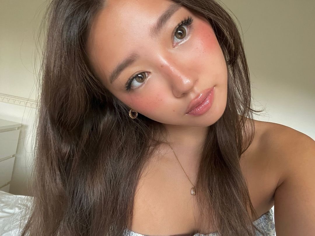 rsiebibi's tweet image. make up ลุคนี้เรียกแนวอะไรคะ แนะนำได้ไหมคะว่าต้องยังไงให้เข้ากับหน้า แนะนำสีบลัชก็ได้ค่า  ( เคยลองแกะเองแล้วแต่งตามแต่รู้สึกหน้าโล่ง ๆ ไม่ค่อยรอดเลยค่ะ 🥹 ) * นำรูปมาจากพินนะคะ * ขอบคุณล่วงหน้าน้าคะ ❤️❤️