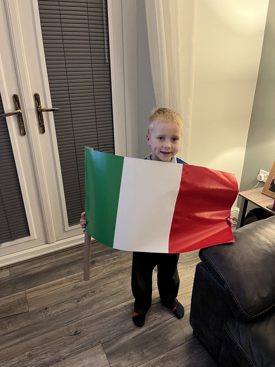 CharleyDavo's tweet photo. Italiaaaa 🇮🇹 @SouthfieldFS https://t.co/lKVY5nuPzQ
