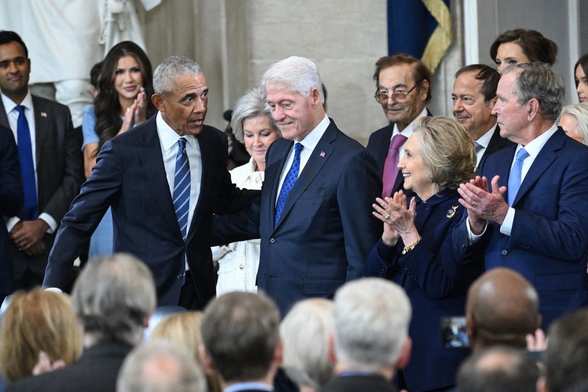 DeepTrac_'s tweet photo. Former U.S. President Bill Clinton,  former U.S. President George W. Bush, former First Lady Laura Bush, and former U.S. President Barack Obama arrive at the inauguration of U.S. President-elect Donald Trump in the Rotunda of the U.S. Capitol on January 20, 2025 https://t.co/fOnmm4EAHx