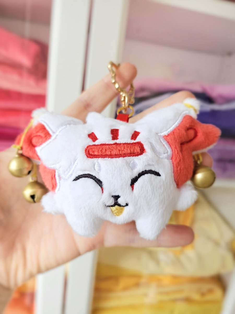 New Year, New Me 🌿
I want to start this year with some free OC charms! 
Post your OC below and share this post so more can participate >w<