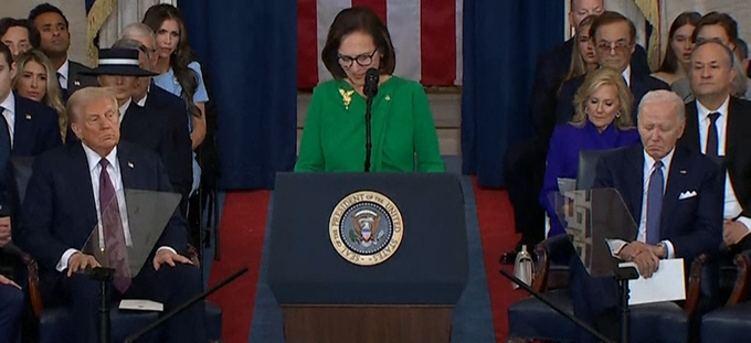 GhwFTZfXEAAnaYF?format=png&name=small