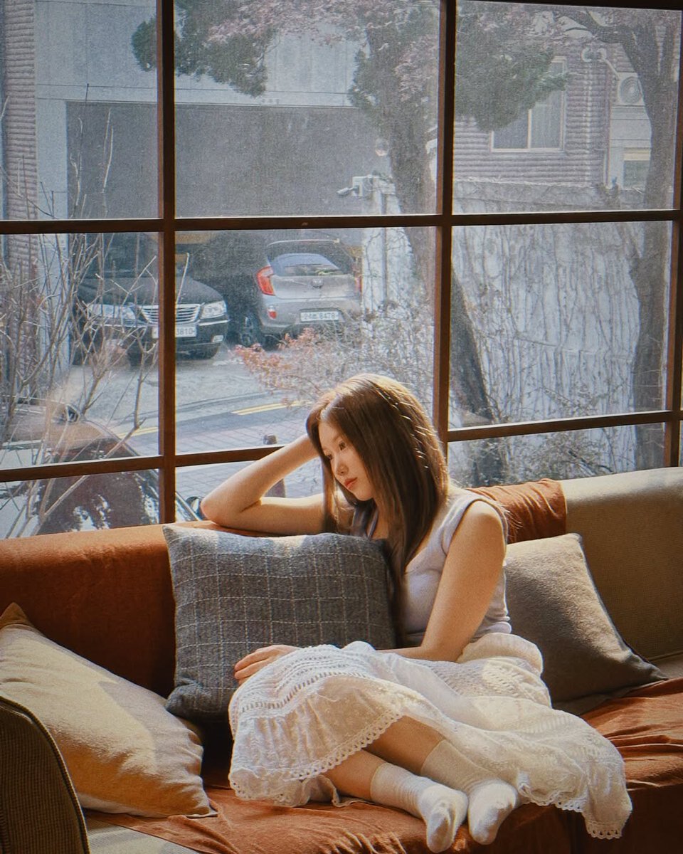 wish_global's tweet photo. [📷] mumw_official Instagram Update

In this moment 🎬🖤

Coming soon !

#WISH #위시 #HAYOUNG #하영 https://t.co/gHBw245KDl