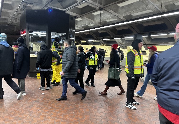 Metro Forward tweet media