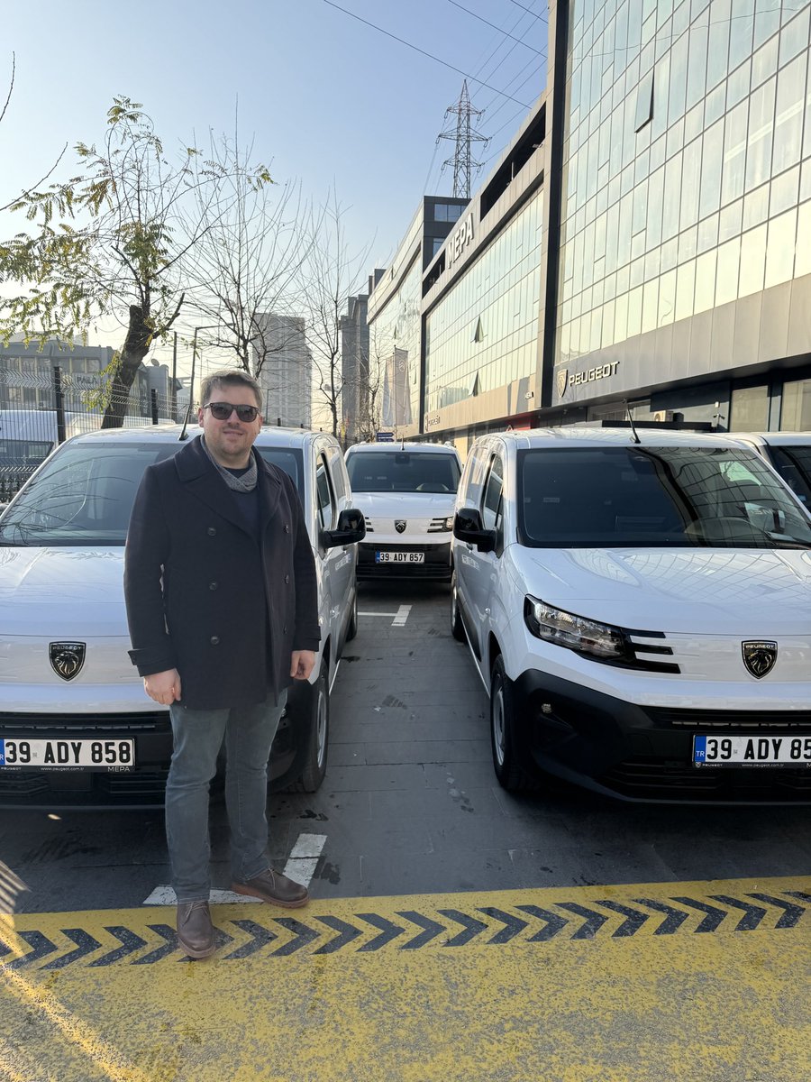 kaanalgur's tweet photo. Yeni ticari araçlar şirketimiz @trakya2000’e hayırlı olsun. https://t.co/tONfUb9e6M