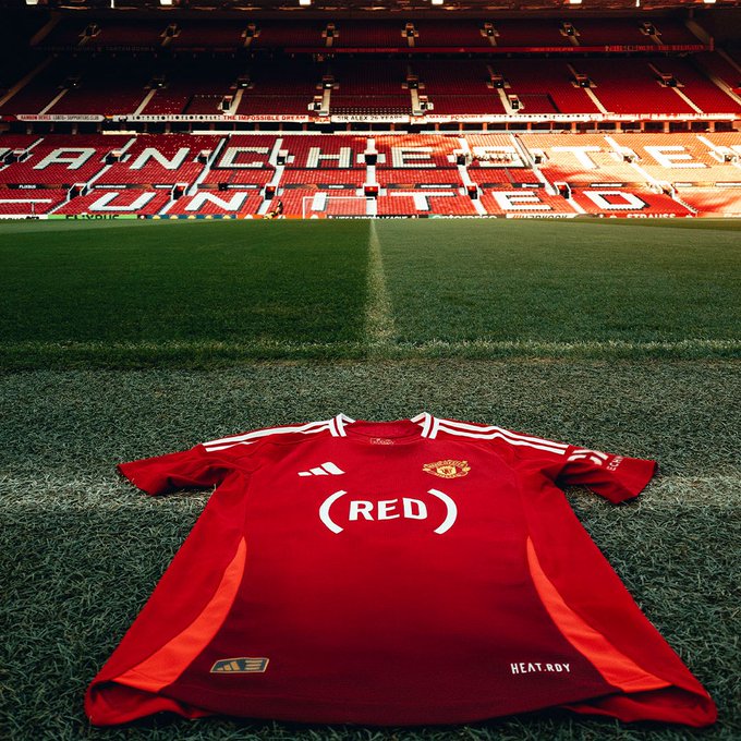 The United Stand (@unitedstandmufc) on Twitter photo 🚨 Official: A special edition shirt featuring (RED) will be worn for a men's & women's team league fixture in May, as <a href="/Snapdragon/">Snapdragon</a>, <a href="/ManUtd/">Manchester United</a> and <a href="/RED/">(RED)</a> join forces in the global fight against health injustice. 🚨 Official: A special edition shirt featuring (RED) will be worn for a men's & women's team league fixture in May, as <a href="/Snapdragon/">Snapdragon</a>, <a href="/ManUtd/">Manchester United</a> and <a href="/RED/">(RED)</a> join forces in the global fight against health injustice.