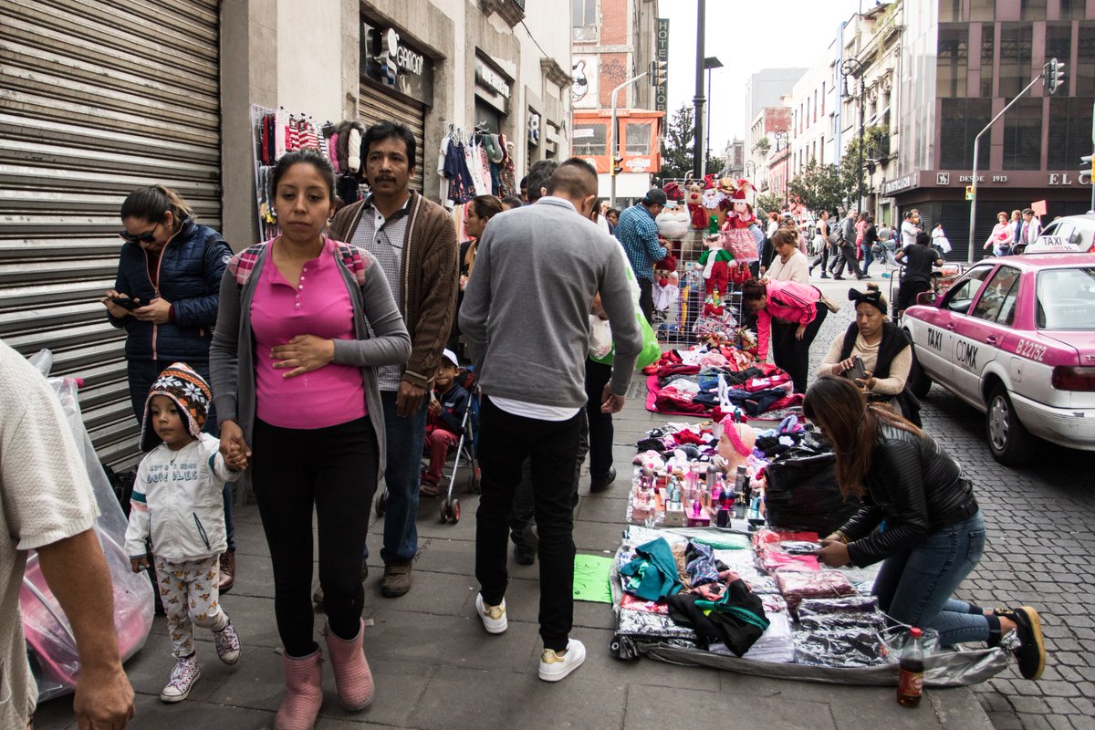 CÁPTALO (@captalomx) on Twitter photo El sector turístico en #CDMX promueve alrededor de 748,000 trabajos directos y beneficia a alrededor de 1.6
millones de habitantes, o el 18% de la población de la ciudad ¿Por qué frenarlo al limitar las estancias turísticas?
<a href="/juanrubiog/">Juan Rubio Gualito</a> <a href="/PabloTrejoIzt/">PabloTrejoIzt</a> <a href="/FernandoZarateS/">Fernando Zárate S</a> El sector turístico en #CDMX promueve alrededor de 748,000 trabajos directos y beneficia a alrededor de 1.6
millones de habitantes, o el 18% de la población de la ciudad ¿Por qué frenarlo al limitar las estancias turísticas?
<a href="/juanrubiog/">Juan Rubio Gualito</a> <a href="/PabloTrejoIzt/">PabloTrejoIzt</a> <a href="/FernandoZarateS/">Fernando Zárate S</a>