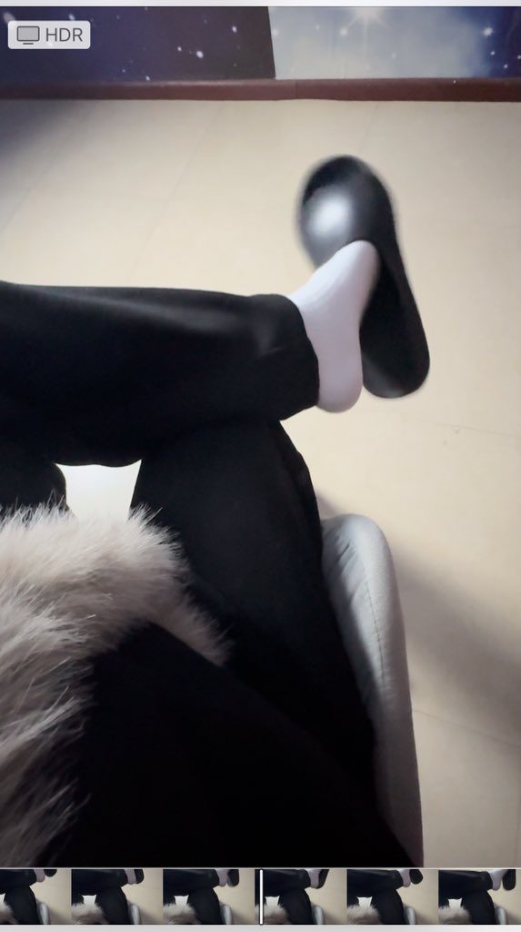 为爷的脚付出一切💰
说的就是你，傻逼！