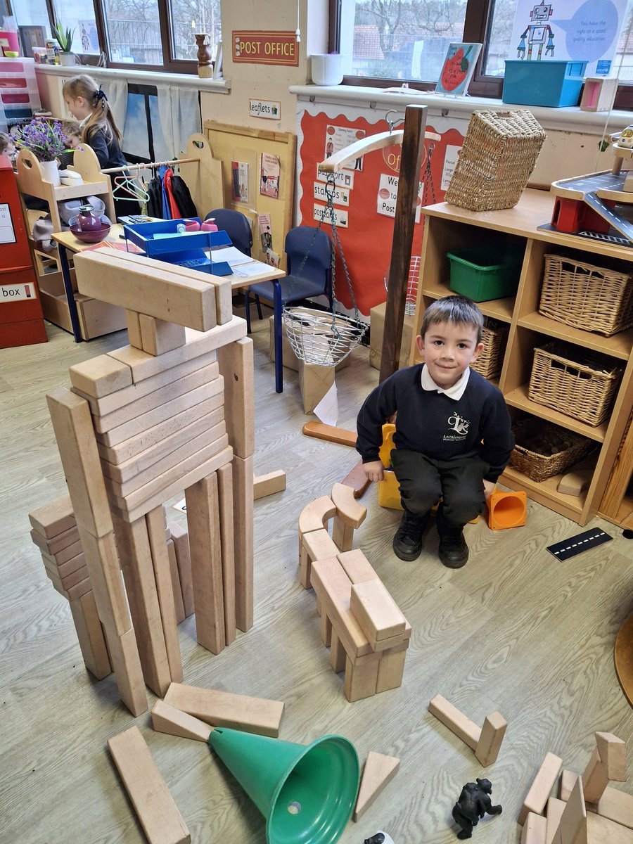 K &amp; A worked so eagerly on their creations and when it accidentally got knocked down, they simply shrugged and got back to it!!! Super display of resilience boys 😁⭐️