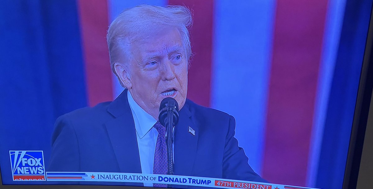 Donald Trump nu indsat som præsident. En frisk forudsigelse: Trump får nobelprisen for omfattende fred i Mellemøsten. Lev med det :-)
 #dkmedier #dkpol