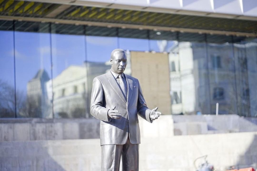 Happy #MLKDay! 

Did you know Dr. Martin Luther King Jr. visited #Newark just 8 days before his death in 1968? 

He spoke at South Side HS, met with the Greater Newark Chamber, and visited key sites. 

What's your favorite #MLK memory? 

📷 @galleryretail