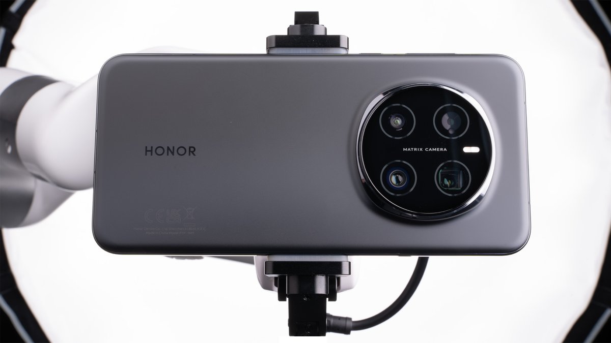 The #HONORMagic7Pro is loaded. #ad

- 6.8” LTPO 120 Hz display
- Loud and bass-rich speakers
- Snapdragon 8 Elite with 12 GB RAM
- 50 MP main sensor, 50 MP ultrawide
- 200 MP 3x telephoto with AI Super Zoom
- Up to a 5850 mAh battery
- Tons of AI in the software

<a href="/Honorglobal/">HONOR</a>