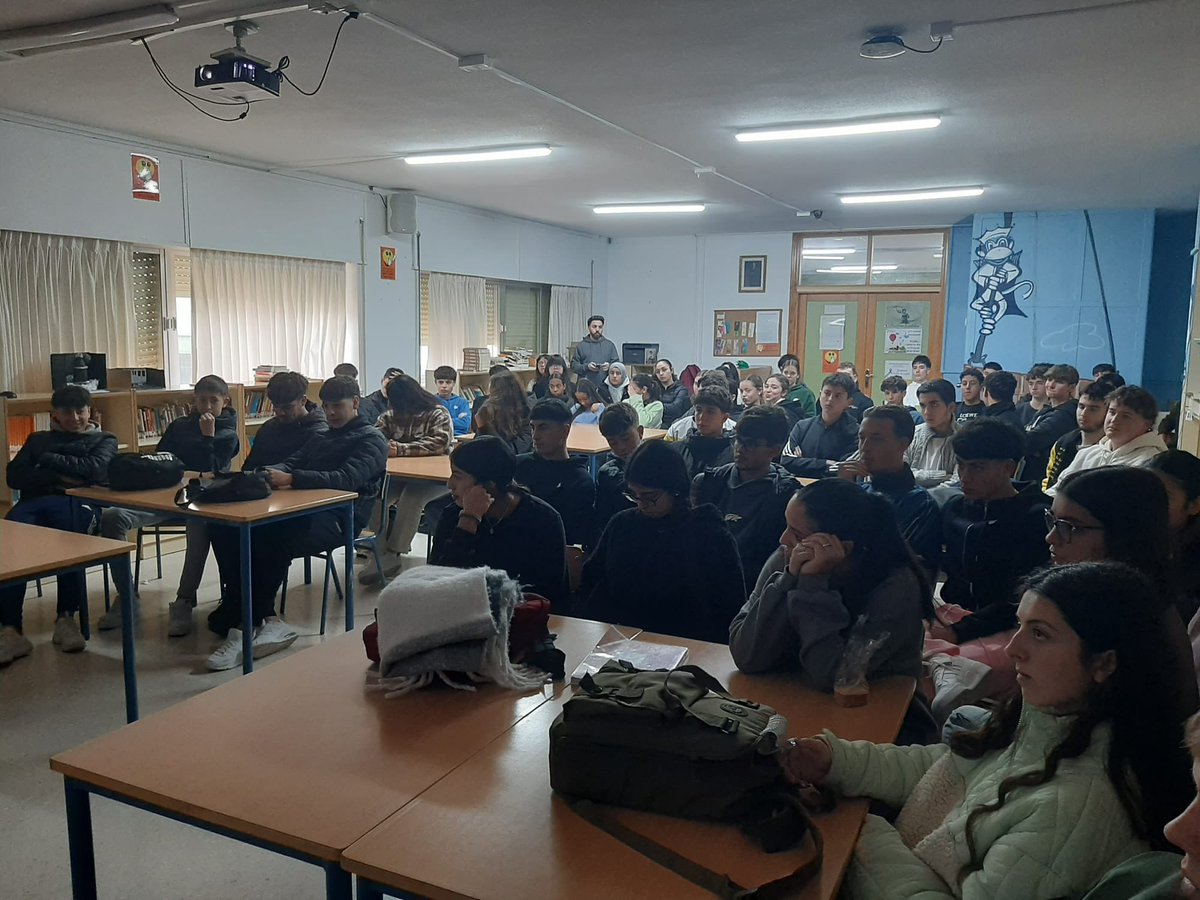 iesAlBaytar's tweet photo. Esta mañana el alumnado de 1 de bachillerato y 4 de ESO ha tenido una charla sobre educación vial impartida por @sergiohijano, de la asociación @aesleme_espana. 
Muchísimas gracias! 

#iesalbaytar #benalmadena #benalmadenacosta #arroyodelamiel #educacionvial #aesleme https://t.co/WltecWSbfc
