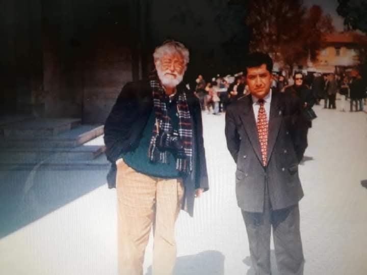 Rahmetli Hayrettin Karaca yı (Toprak Dede) ölümünün 5.Yılında rahmet ve minnetle anıyorum. Mekanı cennet olsun. 
Yıl 1997