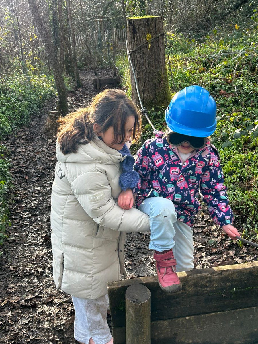 AlbionPrimary's tweet photo. Activity 1 this afternoon was the blindfold trail. Year 3 used their communication skills to help each other.
#APSyear3
#APSresidential 
#APSvalues https://t.co/KwPyZ6M0nr