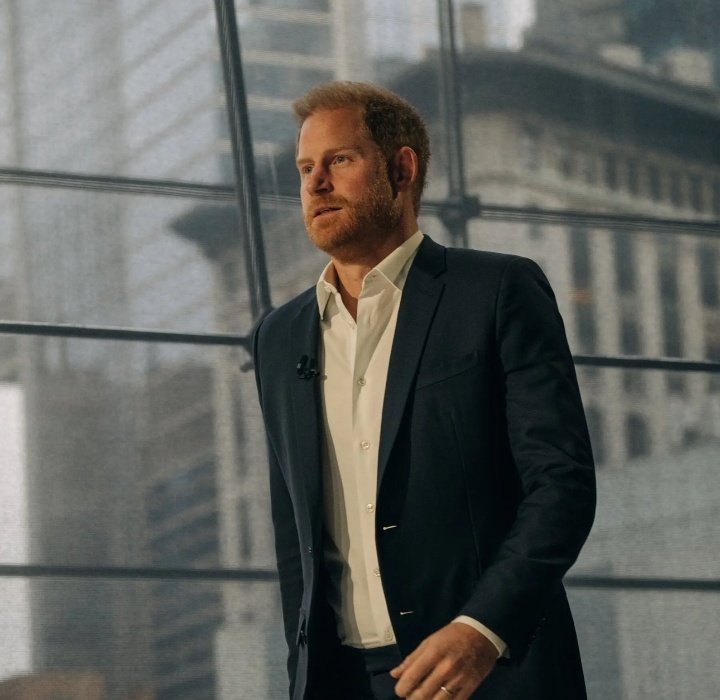 Rupert Murdoch has paid over 1300 victims over £1.5 Billion to avoid a day in court. That was until Prince Harry.

Princess Diana knew when she  called him Good King Harry.