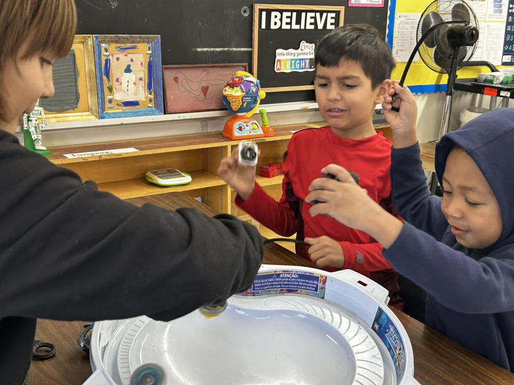 MsJiJionline's tweet image. Such an excitement in a bey-blade tournament!! 

#PADay at #PLASP @PLASP_CCS