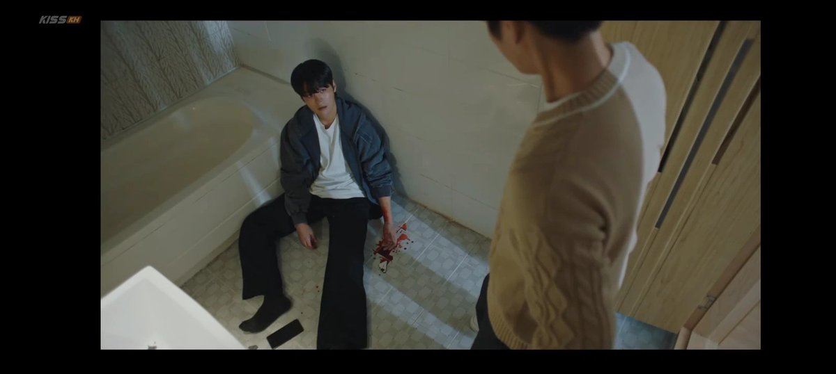 kdrama_diary_'s tweet photo. Yoo Jinwoo has worked hard his whole life, yet he's constantly tossed around like a ping pong ball. Just when he was happy about his debut, this happened. Being an idol has so many cons, Idk if he should continue. At least Shim Jinwoo was there for him. #namibep9 #Namib #Kdrama https://t.co/w0XgBCzcVm