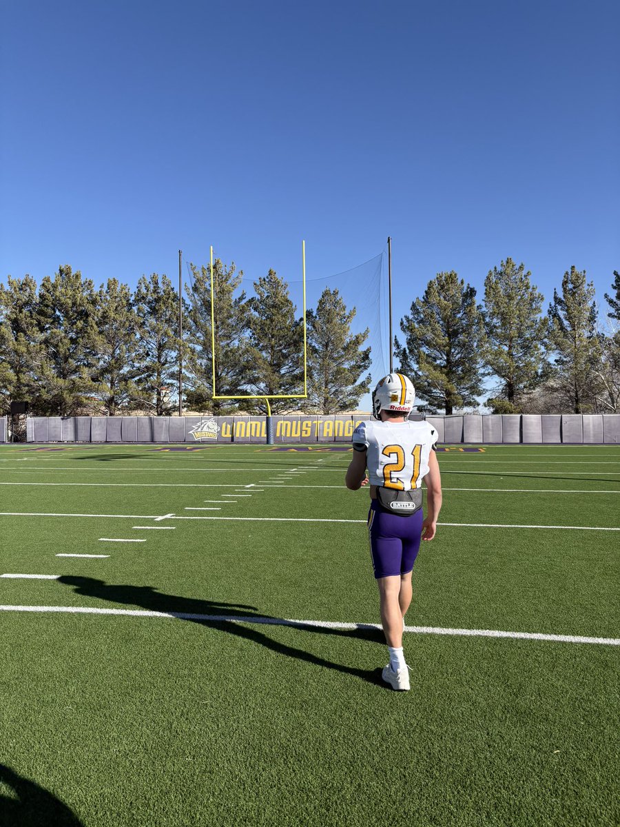 Bentley Corbin (@bentleycorbin21) on Twitter photo Had a great visit to <a href="/WNMUFootball/">WNMU Mustang Football</a> ! Thank you for showing me around! <a href="/d_hunter32/">Coach Hunter</a> <a href="/DrudikJd/">Justin Drudik</a> <a href="/coach_bhickman/">Billy Hickman</a> <a href="/Coach_Clift/">Chris Clift</a> <a href="/The_Coach_Boyle/">Coach Boyle</a> <a href="/evanschweers_/">Evan Schweers</a>
Thank you for the opportunity! <a href="/oc_football/">O'Connor Football</a> <a href="/SDOathletics/">O'Connor Athletics</a> Had a great visit to <a href="/WNMUFootball/">WNMU Mustang Football</a> ! Thank you for showing me around! <a href="/d_hunter32/">Coach Hunter</a> <a href="/DrudikJd/">Justin Drudik</a> <a href="/coach_bhickman/">Billy Hickman</a> <a href="/Coach_Clift/">Chris Clift</a> <a href="/The_Coach_Boyle/">Coach Boyle</a> <a href="/evanschweers_/">Evan Schweers</a>
Thank you for the opportunity! <a href="/oc_football/">O'Connor Football</a> <a href="/SDOathletics/">O'Connor Athletics</a>