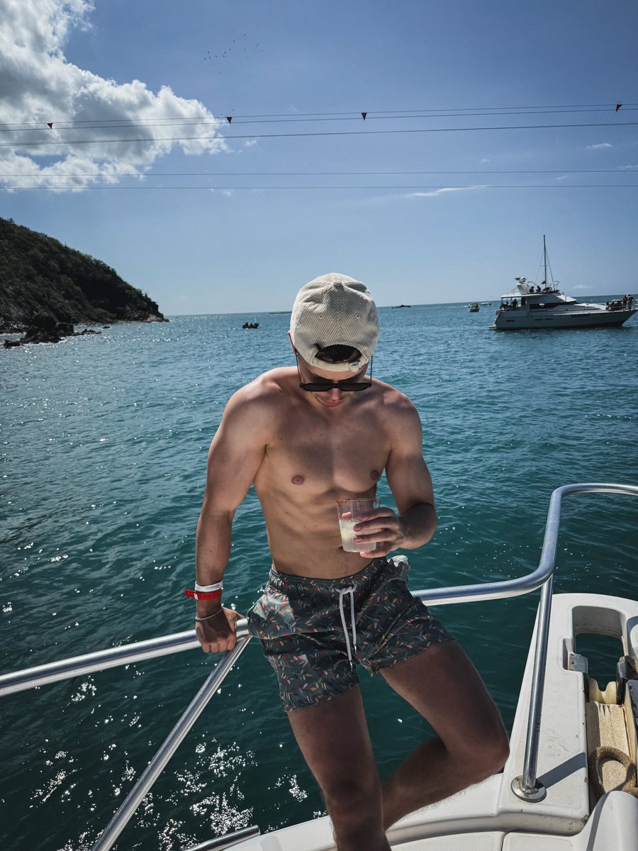 soyfonsee's tweet image. 🏖️🏖️