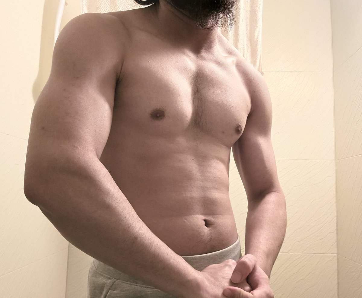 筋トレした～♨️
全身鋼鉄になりたい 