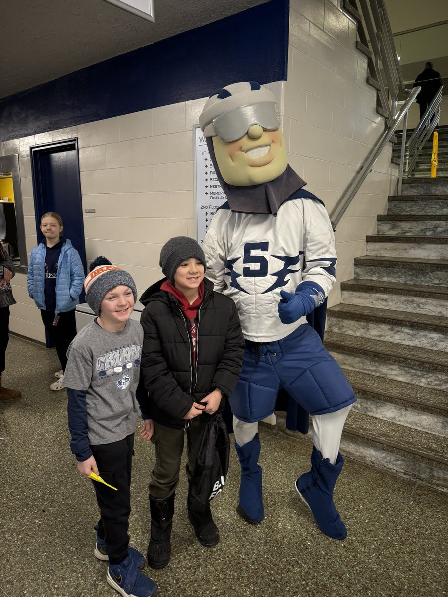 BobLazor_33's tweet photo. #tullyspucks https://t.co/EEAv5LF41H