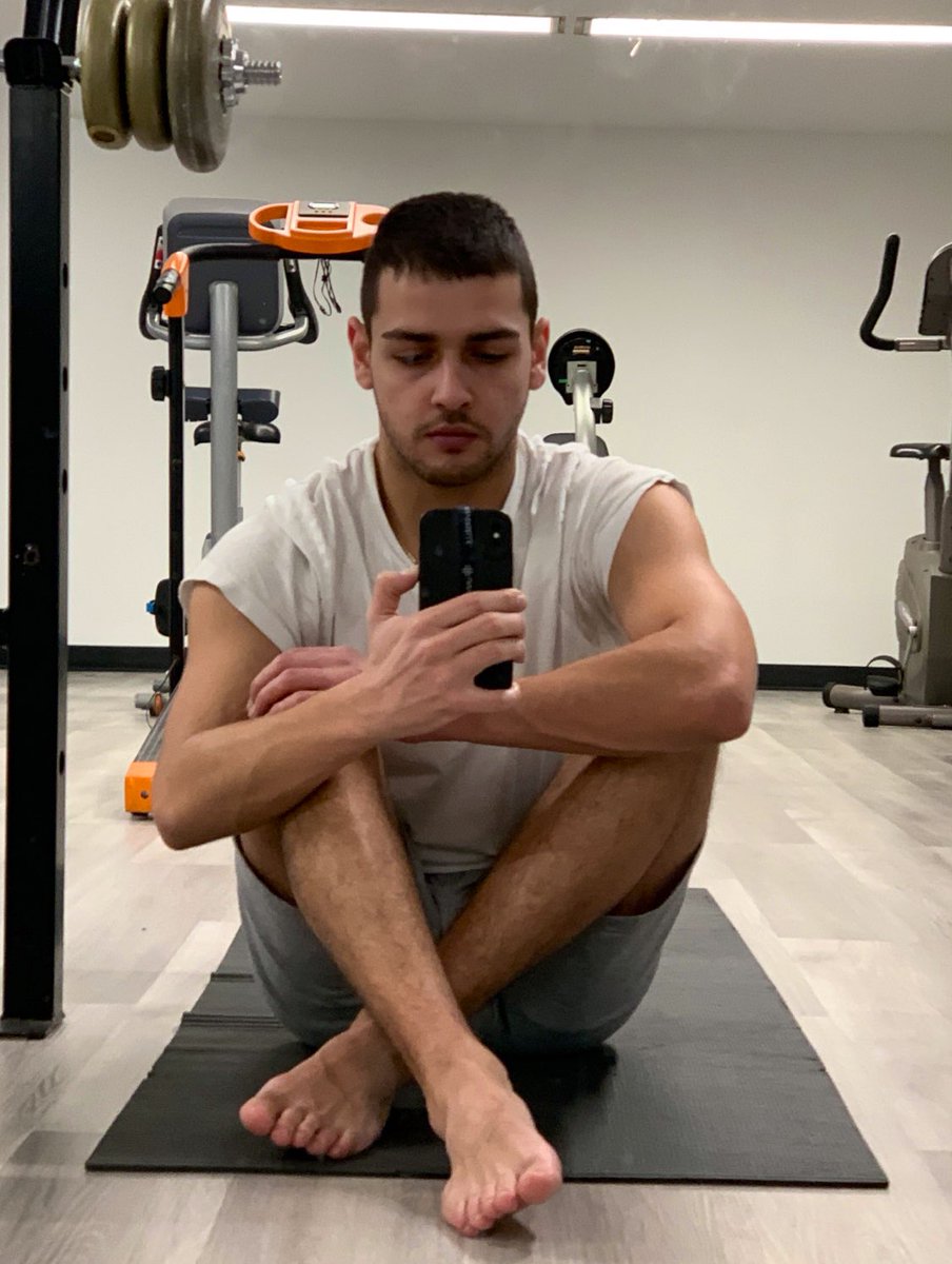 cleoooooopatra's tweet image. Give me love