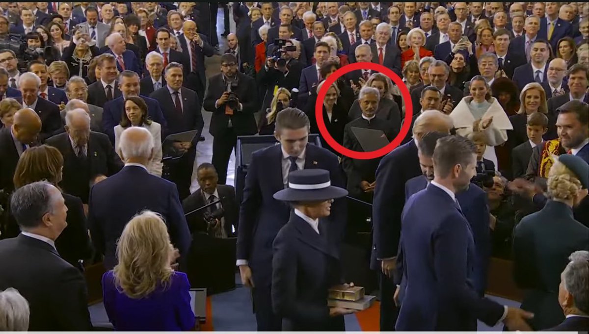 rishibagree's tweet image. Indian EAM S Jaishankar is in First Row.
This will give sleepless nights to @Swamy39