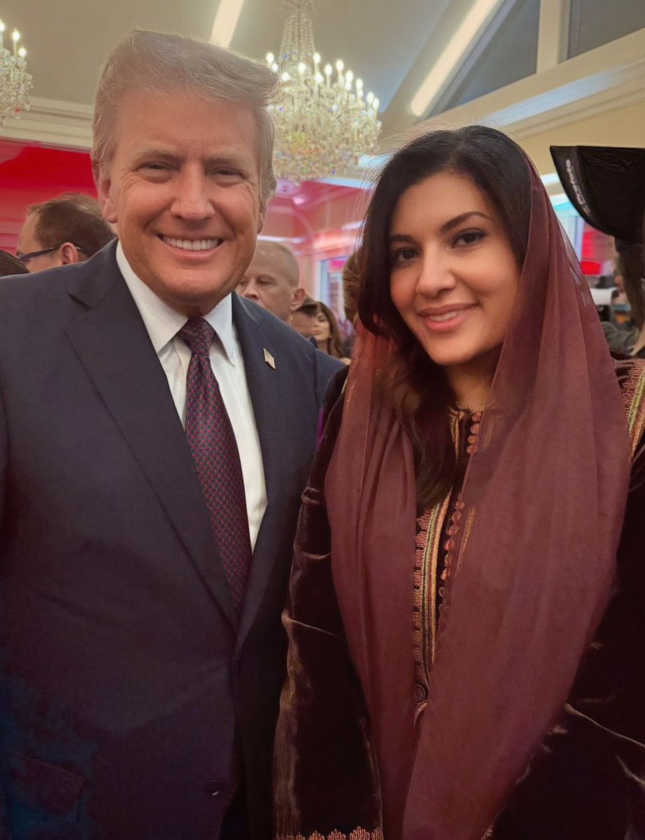 SaudiNews50's tweet photo. السفيرة السعودية في أمريكا الأميرة ريما بنت بندر خلال حضورها حفل تنصيب الرئيس الأمريكي ترمب.

- https://t.co/1GGU7haYAF