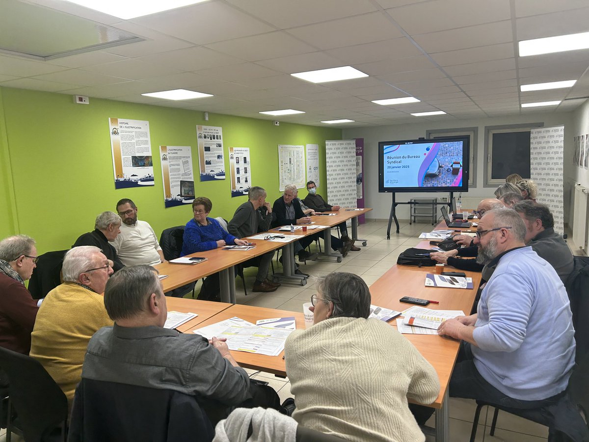 En direct - réunion du bureau syndical à Hazebrouck 
À l’ordre du jour : préparation du budget prévisionnel 2025