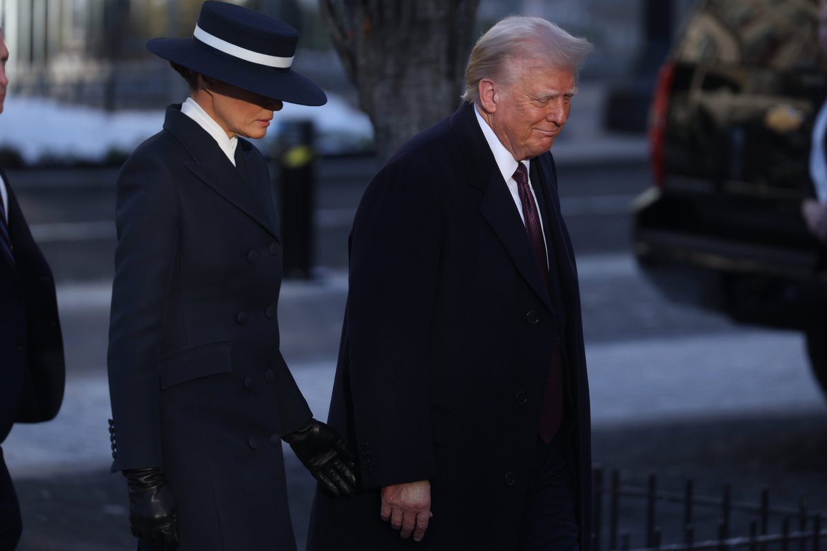ob3ygod's tweet photo. @realDonaldTrump @MELANIATRUMP @JDVance President Trump, Beautiful First Lady Melania, Vice President J.D. Vance, and Second Lady Usha Vance sworn in office finally!! Hallelujah!!! ❤️🙏🏼 Love you all!!! https://t.co/2ao3lemXWU