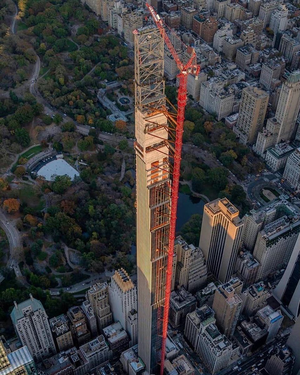 awrf's tweet photo. Do you have the nerves to work on a unique structure like this? This apartment building overlooking central park is 84 stories (1,428 feet) tall and only 60 feet wide. 😱

📍 New York City
🏗️ Potain MR 418

📷 uscranes

#TowerCrane #Rigging #Construction #Cranes #WireRope https://t.co/6cNWk9RKOt