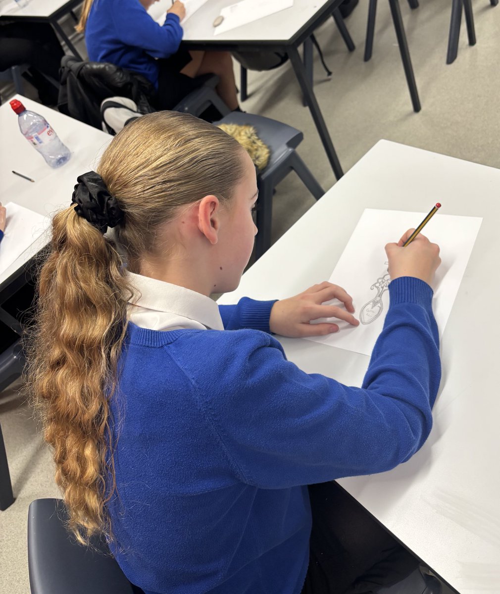 Cymraeg@Whitmore (@cymraegwhs) on Twitter photo 🏴Rhai disgyblion bl 7 yn gweithio ar ei addurniadau llwy caru ar gyfer ein cystadleuaeth 😃 syniadau anhygoel!
🇬🇧Some year 7 pupils working on their Welsh love spoon designs for our competition😃amazing ideas!
@CSCSiarterIaith <a href="/CSC_Cymraeg/">🏴CSC Cymraeg CCD 🟦🟩⬜</a> 🏴Rhai disgyblion bl 7 yn gweithio ar ei addurniadau llwy caru ar gyfer ein cystadleuaeth 😃 syniadau anhygoel!
🇬🇧Some year 7 pupils working on their Welsh love spoon designs for our competition😃amazing ideas!
@CSCSiarterIaith <a href="/CSC_Cymraeg/">🏴CSC Cymraeg CCD 🟦🟩⬜</a>