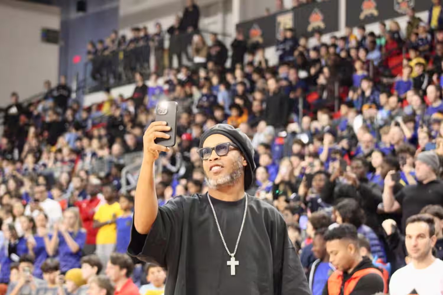 Ben Steiner on X: &ldquo;Ronaldinho attracting a mass crowd to watch the 