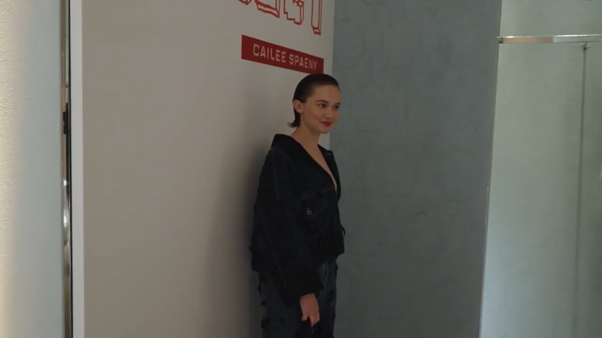 spaenysource's tweet photo. cailee spaeny x miu miu ৎ୭ https://t.co/NVJy1IojWj