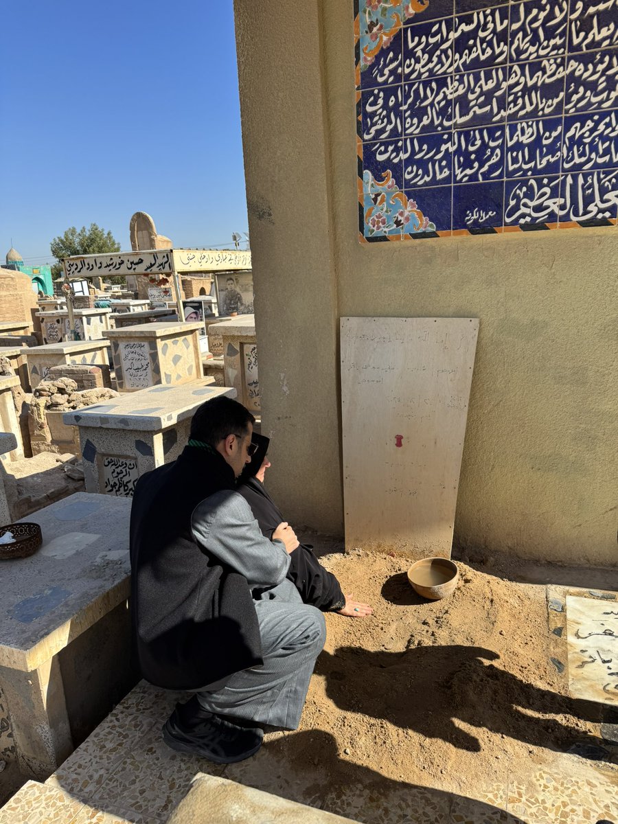 اللهُم أمسح على قلب والدتي وألهمها صبراً كصبر أيوب 
يارب أجبر كسر قلبها وأجعلها لقضائك وقدرك صابره ربي إنني لا أملك ما أقدمه لها سوى الدعاء فأستجب دعائي لها ، يارب أن حُزنها قد كسر قلبي فزدها فوق الصبر صبرًا ، اللهم اربط على قلبها فانها لا تقوى ولاتستند إلا بك

#هاني_الموسوي