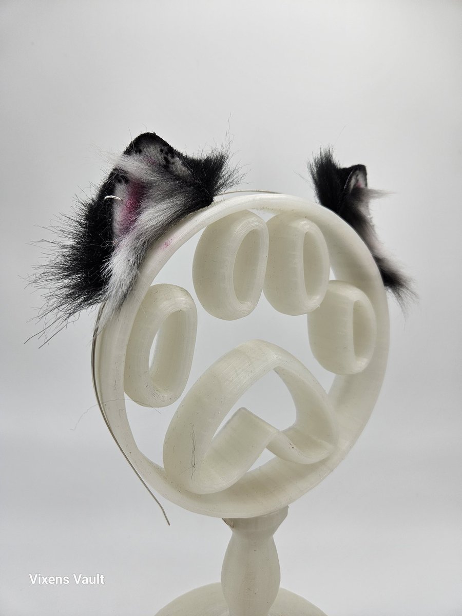 CritterGreaves's tweet photo. ✨ Just finished these adorable micro kitten ears, and I’m obsessed with the cute little freckles! 🐾 This Made-to-Order design turned out amazing.

Want your own? Check them out: https://t.co/PXcECCVg3r  

💭 What unique detail would you add to your dream ears? Share below! https://t.co/lRMWN9lUAy