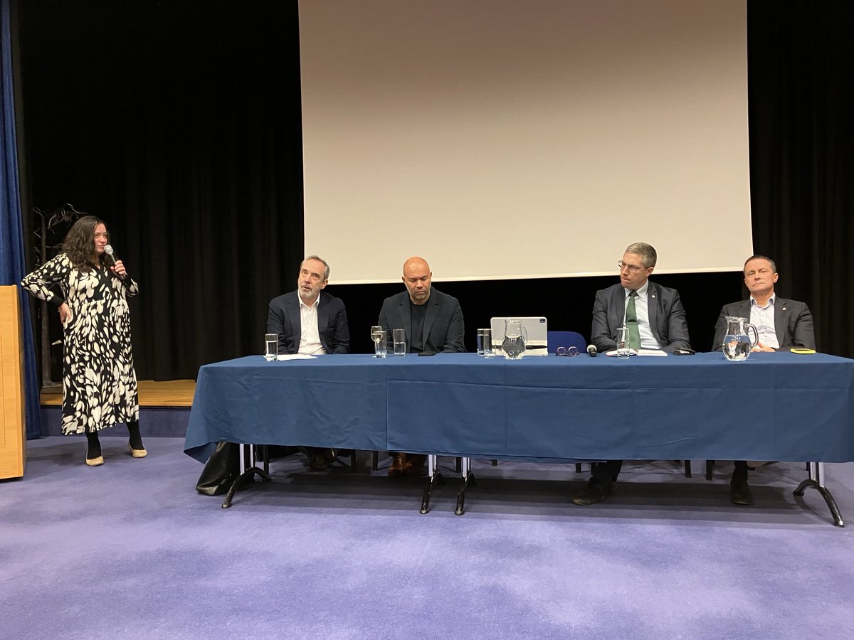 ⁦<a href="/CFCICambridge/">CFCI</a>⁩  Our Chairlady starting off tonight’s presentation on the @Cambridge Medical Campus. A full house here at Christs College.