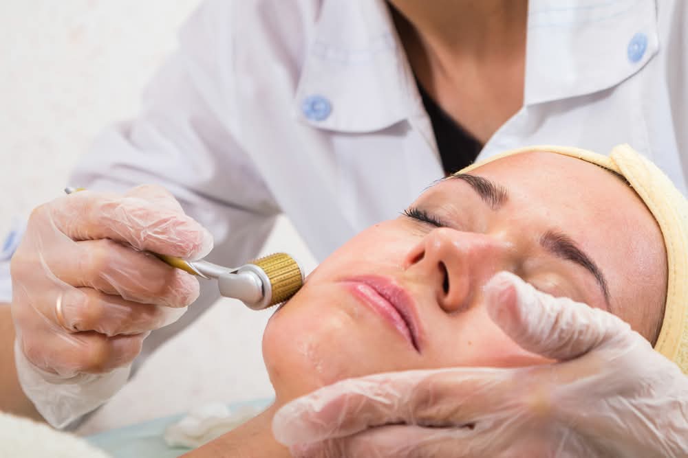 3 tratamientos de vanguardia para revitalizar tu piel y reactivar la producción de colágeno y elastina.

➡️ bienestaraldia.com/2025/01/16/3-t…

#tratamientosfaciales #procedimientosesteticos #PielRadiante