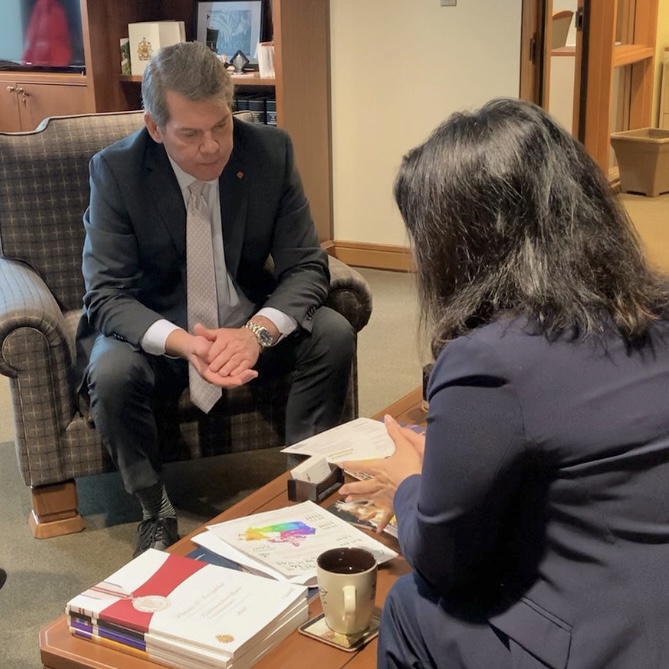 Thank you, MP <a href="/VBadawey/">Vance Badawey</a>, for meeting with our CEO <a href="/paulinac/">paulinac</a>, to discuss the positive impact of the #TerryFoxHumanitarianAward on #Canadian humanitarians. We are grateful to have your support as we continue to elevate the next wave of youth changemakers.
#CDNpoli #CHPC