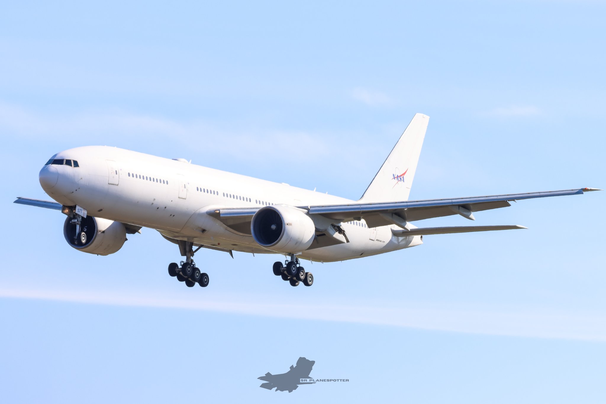 ナベ ZK-OKA Boeing 777-219ER