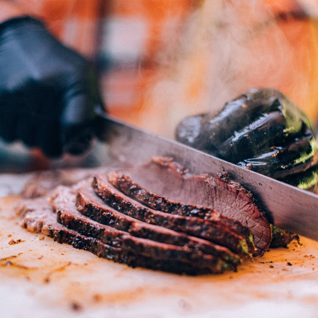 January's cold can't compete with the warmth of beautifully #smokedbrisket. Paired with our #CauliflowerCheese for the ultimate #comfortfood.

Leftovers? Toss them into a chilli, tacos, or ramen. Get the recipe: proqsmokers.co.uk/blogs/recipes/…