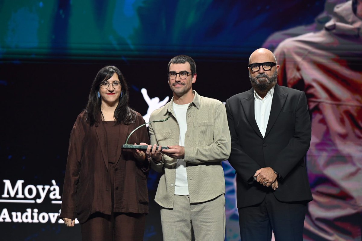 Palma Cultura (@palmacultura) on Twitter photo "La cinta perdida de Villaronga" de <a href="/joanbover/">Joan Bover</a> y Cati Moyà, Premio Ciutat de Palma María Forteza 2024, redescubre un film inédito de Agustí Villaronga de 1985.
📽️ Un tesoro recuperado del cine balear que enriquece nuestra memoria cultural.
#PalmaCultura "La cinta perdida de Villaronga" de <a href="/joanbover/">Joan Bover</a> y Cati Moyà, Premio Ciutat de Palma María Forteza 2024, redescubre un film inédito de Agustí Villaronga de 1985.
📽️ Un tesoro recuperado del cine balear que enriquece nuestra memoria cultural.
#PalmaCultura