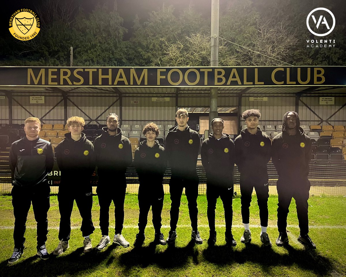 ✍️ Welcome to the First Team…

Shay Dunn
Amari Perkins
Jimmie Basquine
Reese Cartwright
Luyanda Mafu
Nathaniel Duffus
Foday Sesay

We’re thrilled to announce that 7 of our History-Making U18s have signed First Team forms! Catch some of them in action tomorrow at home.

#UTM 🧡🖤
